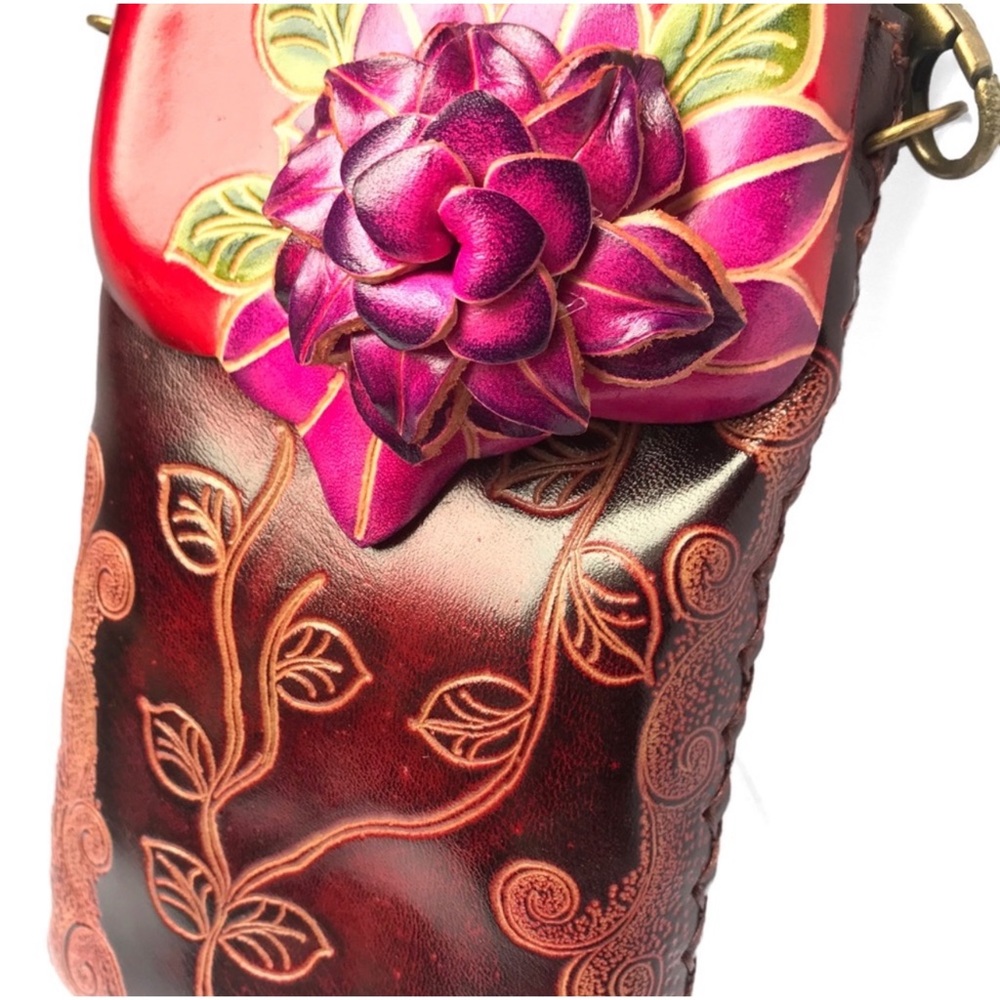 1 LEFT! Handmade Genuine Leather Floral Cellphone Crossbody Bag - Picture 3 of 7